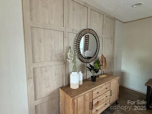 a close view of light fixtures and entryway