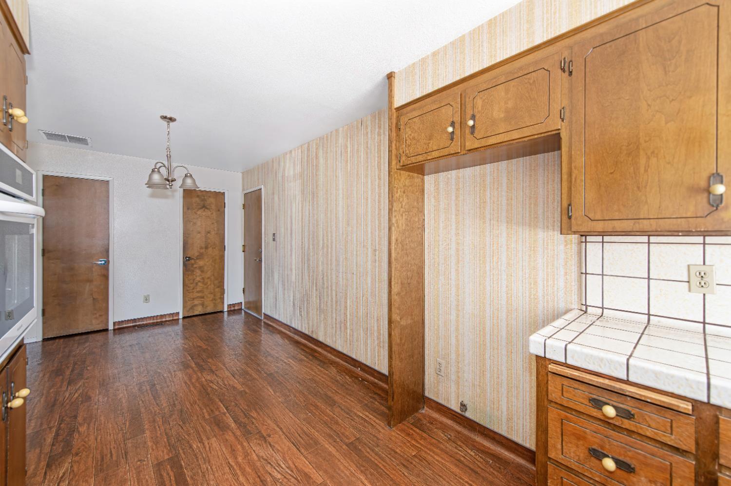 1402 Keagle Way Lodi, CA 95242 - Photo 13 of 49