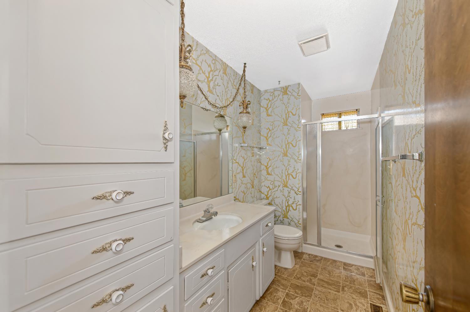 1402 Keagle Way Lodi, CA 95242 - Photo 19 of 49