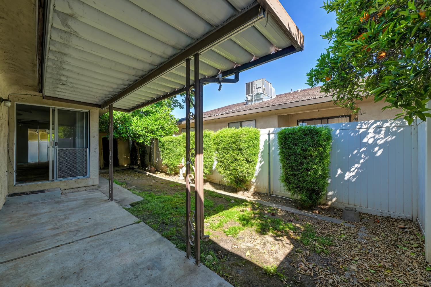 1402 Keagle Way Lodi, CA 95242 - Photo 34 of 49