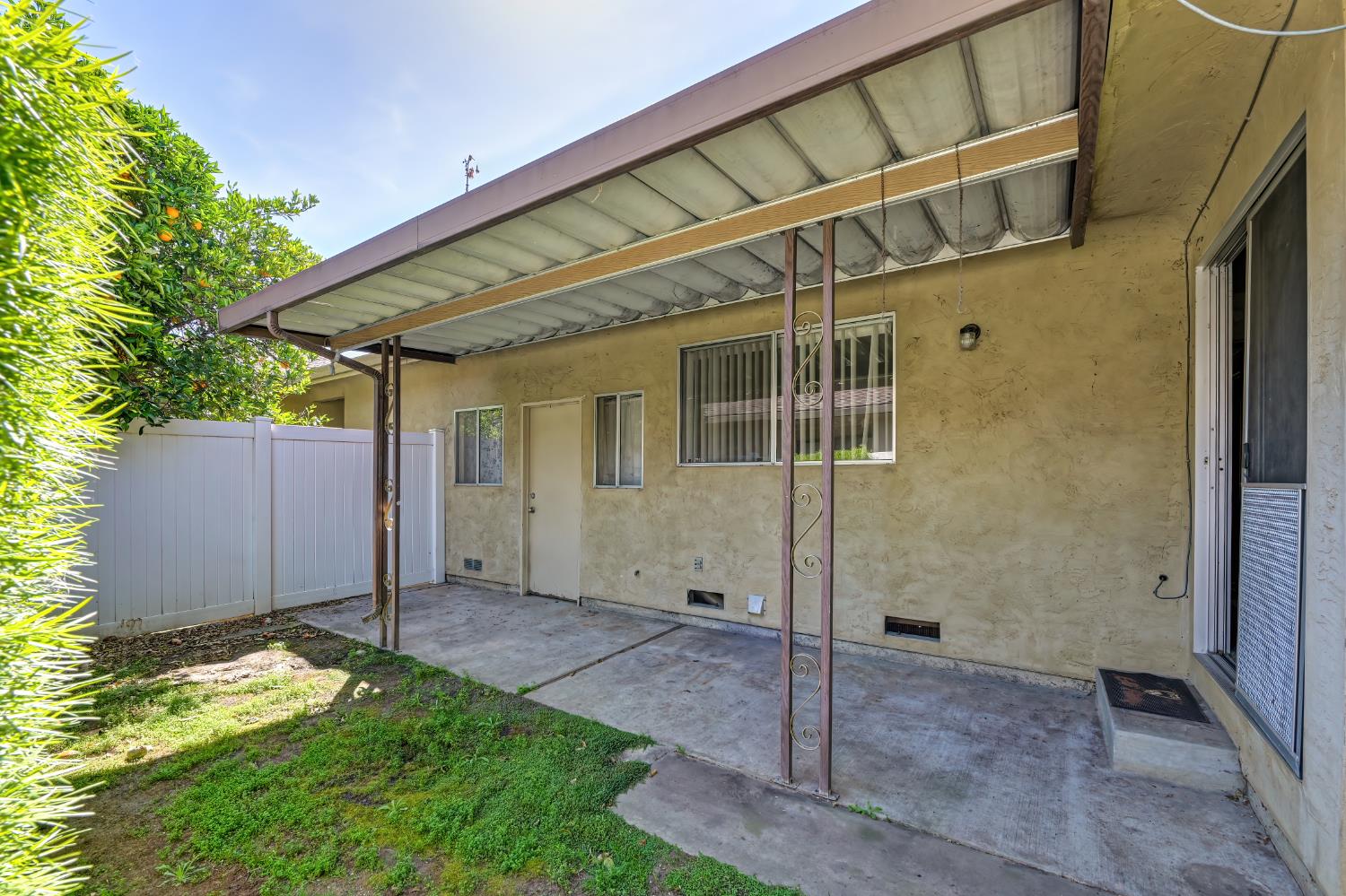 1402 Keagle Way Lodi, CA 95242 - Photo 36 of 49