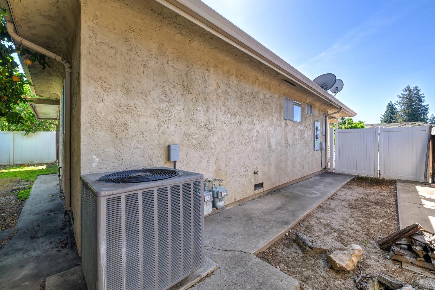 1402 Keagle Way Lodi, CA 95242 - Photo 37 of 49