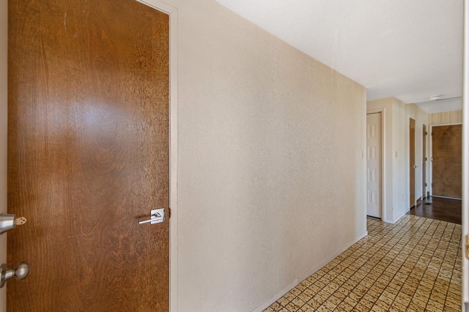 1402 Keagle Way Lodi, CA 95242 - Photo 4 of 49