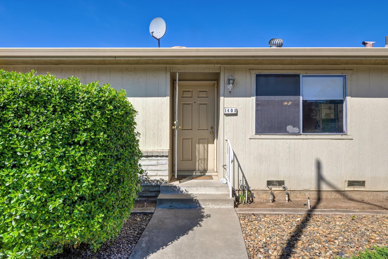 1402 Keagle Way Lodi, CA 95242 - Photo 45 of 49
