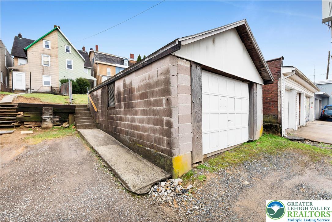 1211 Mechanic Street Bethlehem, PA 18015 - Photo 7 of 28