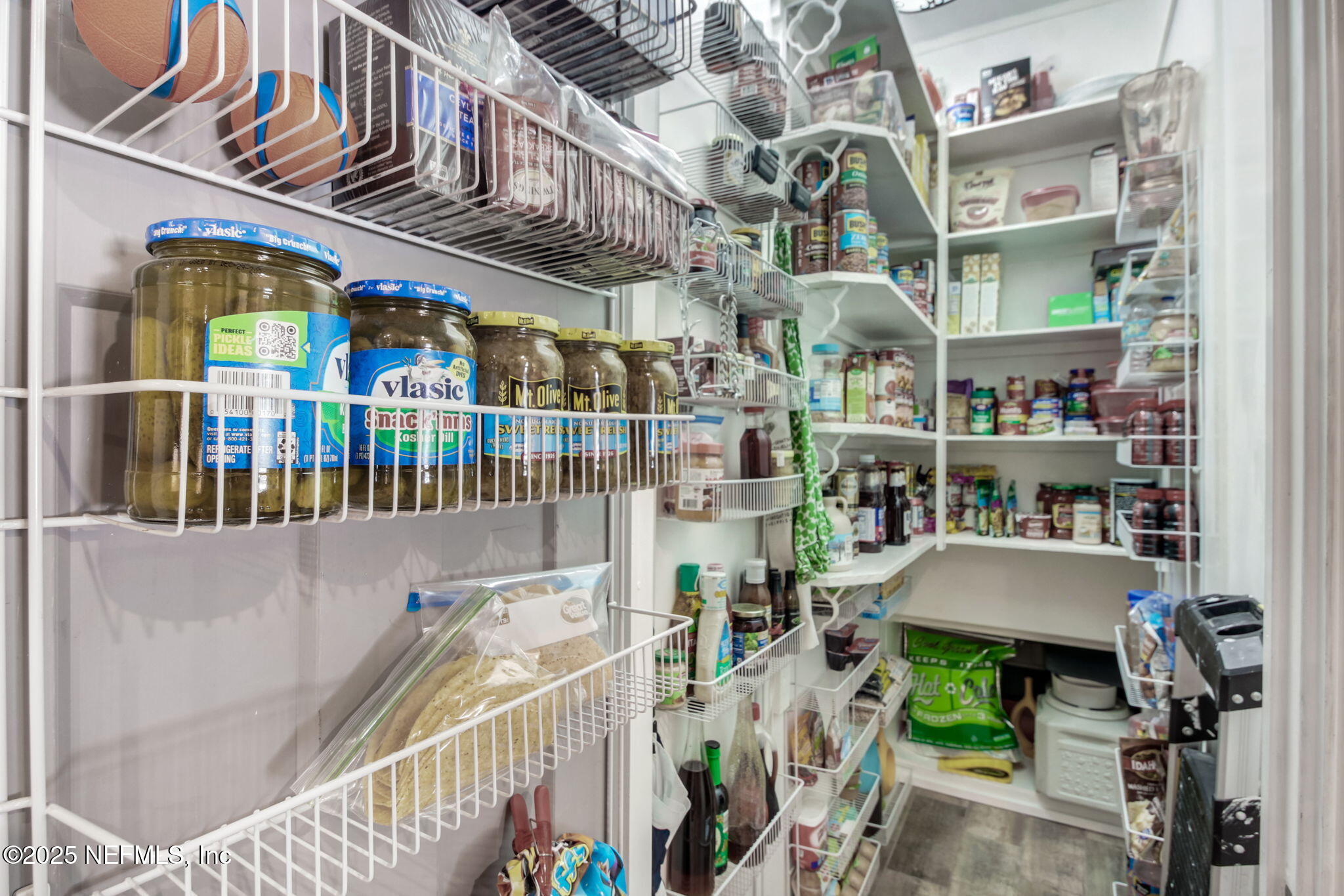 2811 Post Street Jacksonville, FL 32205 - Photo 20 of 41 Walk-in Pantry