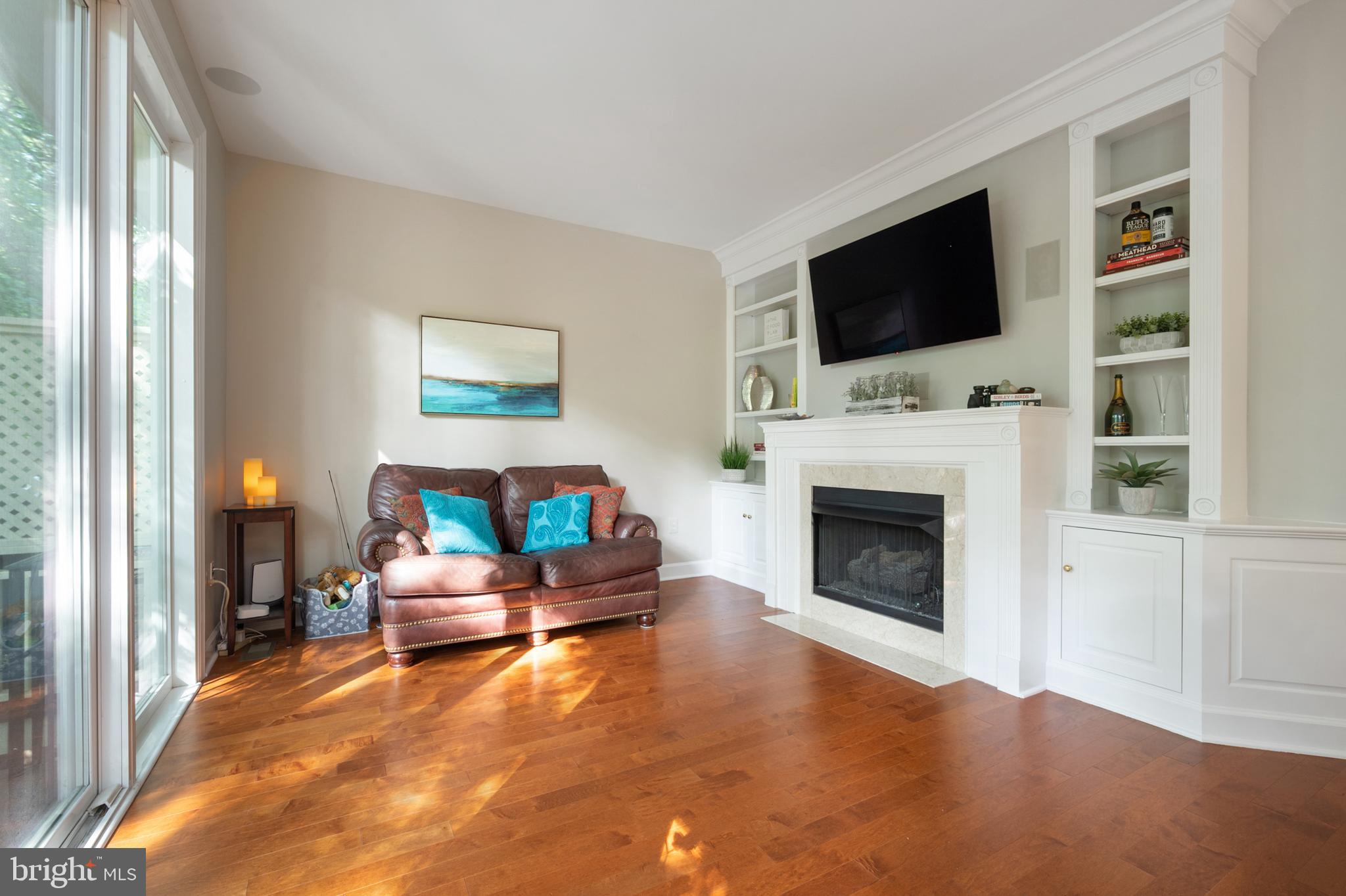 11498 Waterhaven Court Reston, VA 20190 - Photo 12 of 56