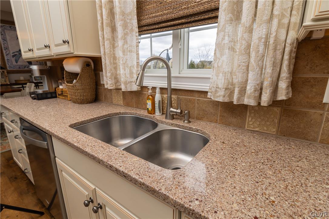 403 Stone Bridge Road Perkasie, PA 18944 - Photo 14 of 50 Gallery Image 14