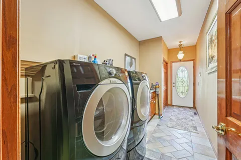 $1,300,000 | 18685 Highview Avenue, Lakeville, MN 55044