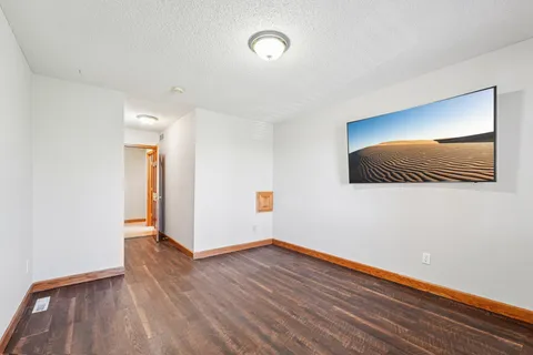 $1,300,000 | 18685 Highview Avenue, Lakeville, MN 55044