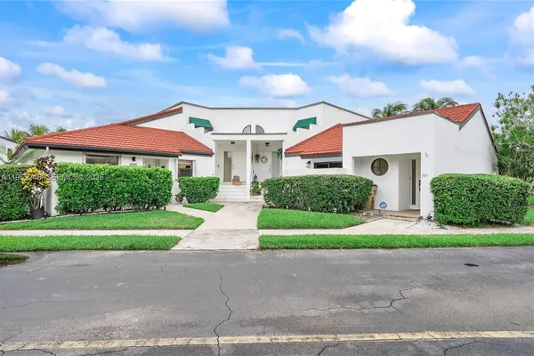 $2,300 | 385 Northwest 36th Avenue, Deerfield Beach, FL 33442