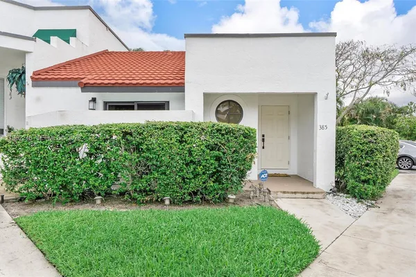 $2,300 | 385 Northwest 36th Avenue, Deerfield Beach, FL 33442