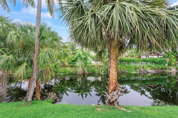 $2,300 | 385 Northwest 36th Avenue, Deerfield Beach, FL 33442