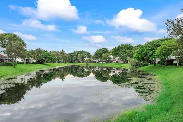 $2,300 | 385 Northwest 36th Avenue, Deerfield Beach, FL 33442