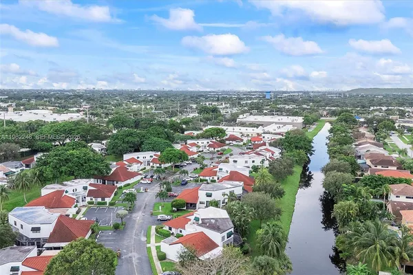 $2,300 | 385 Northwest 36th Avenue, Deerfield Beach, FL 33442