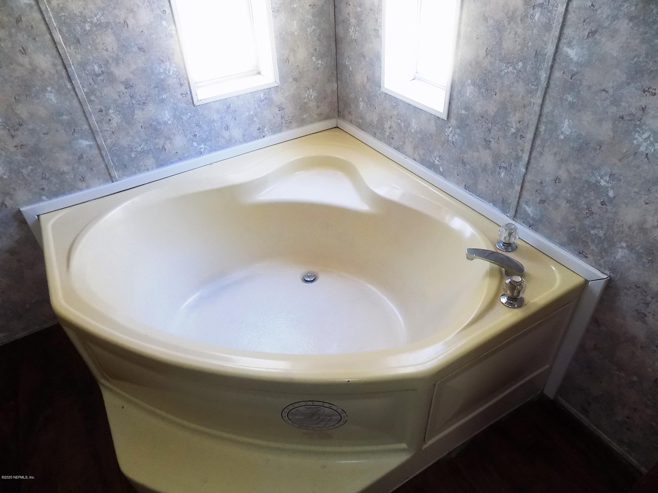 4453 Bondarenko Road Keystone Heights, FL 32656 - Photo 22 of 42 bath 1-garden tub