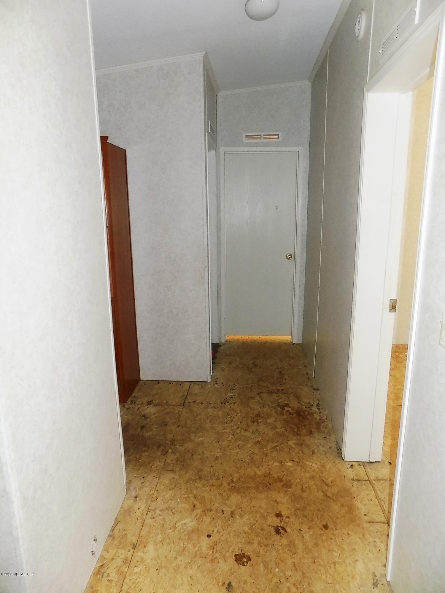 4453 Bondarenko Road Keystone Heights, FL 32656 - Photo 23 of 42 hallway