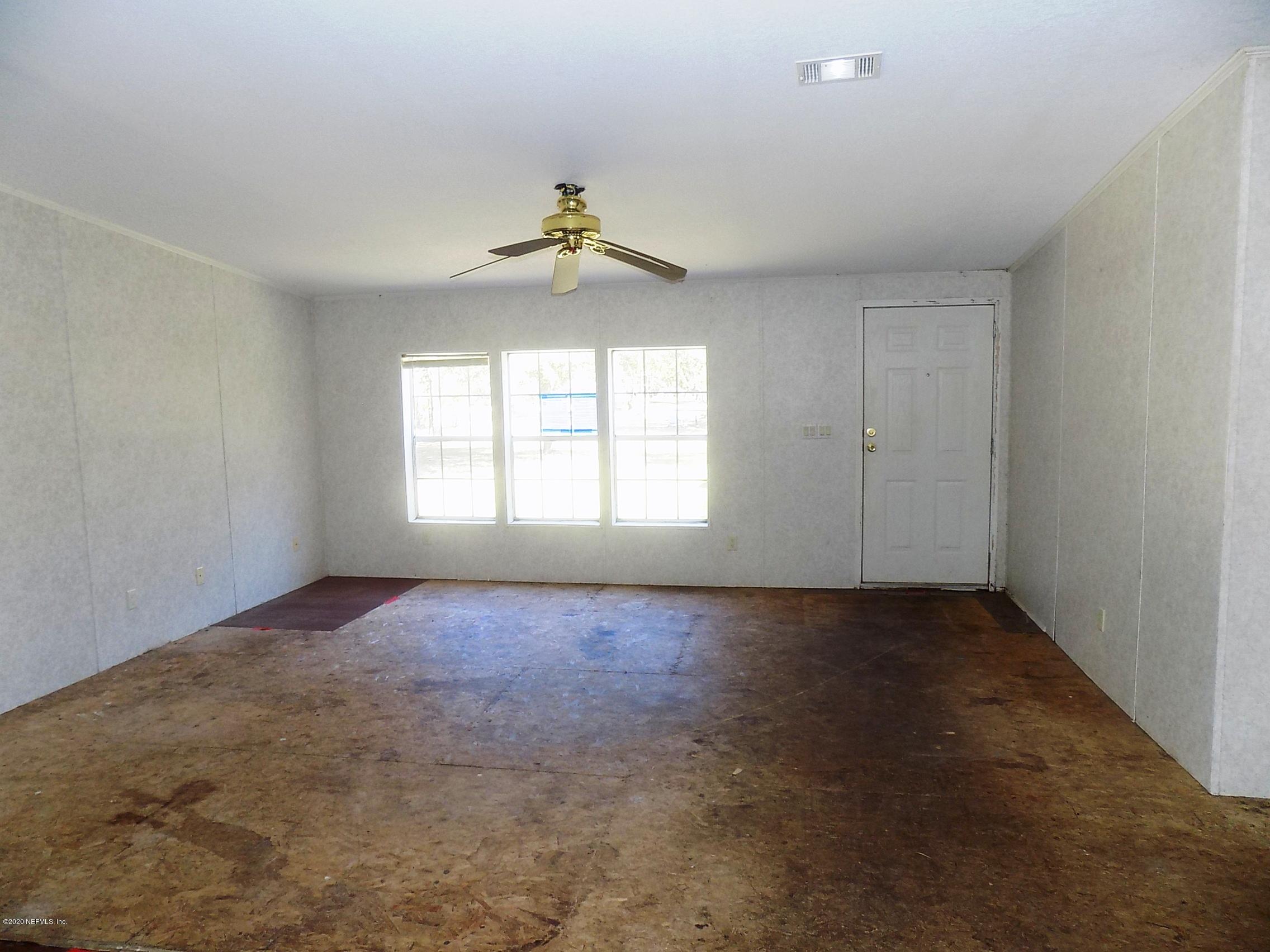 4453 Bondarenko Road Keystone Heights, FL 32656 - Photo 5 of 42 living room