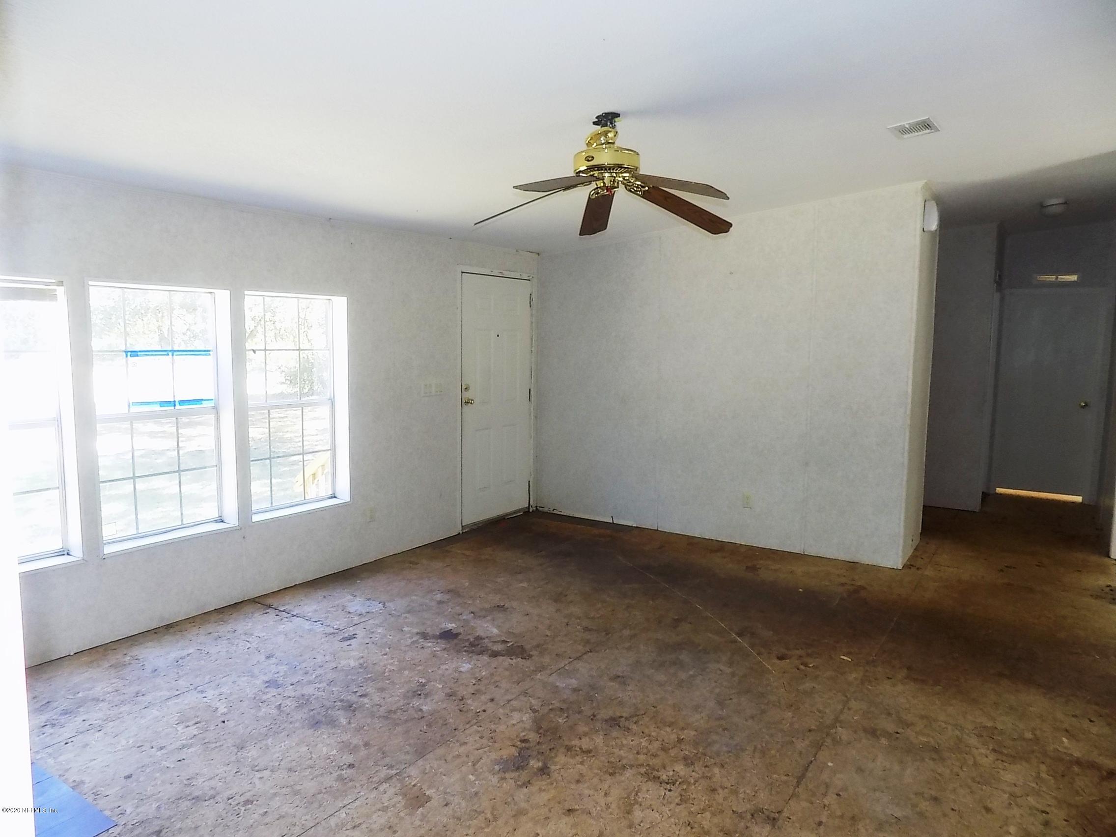 4453 Bondarenko Road Keystone Heights, FL 32656 - Photo 7 of 42 living room-view 3
