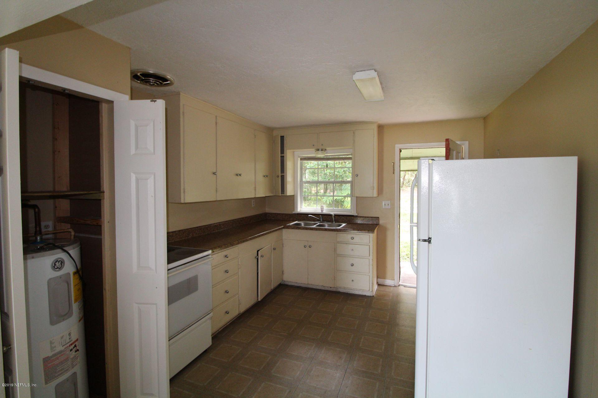151 Depot Road Hawthorne, FL 32640 - Photo 15 of 27 15 Kitchen