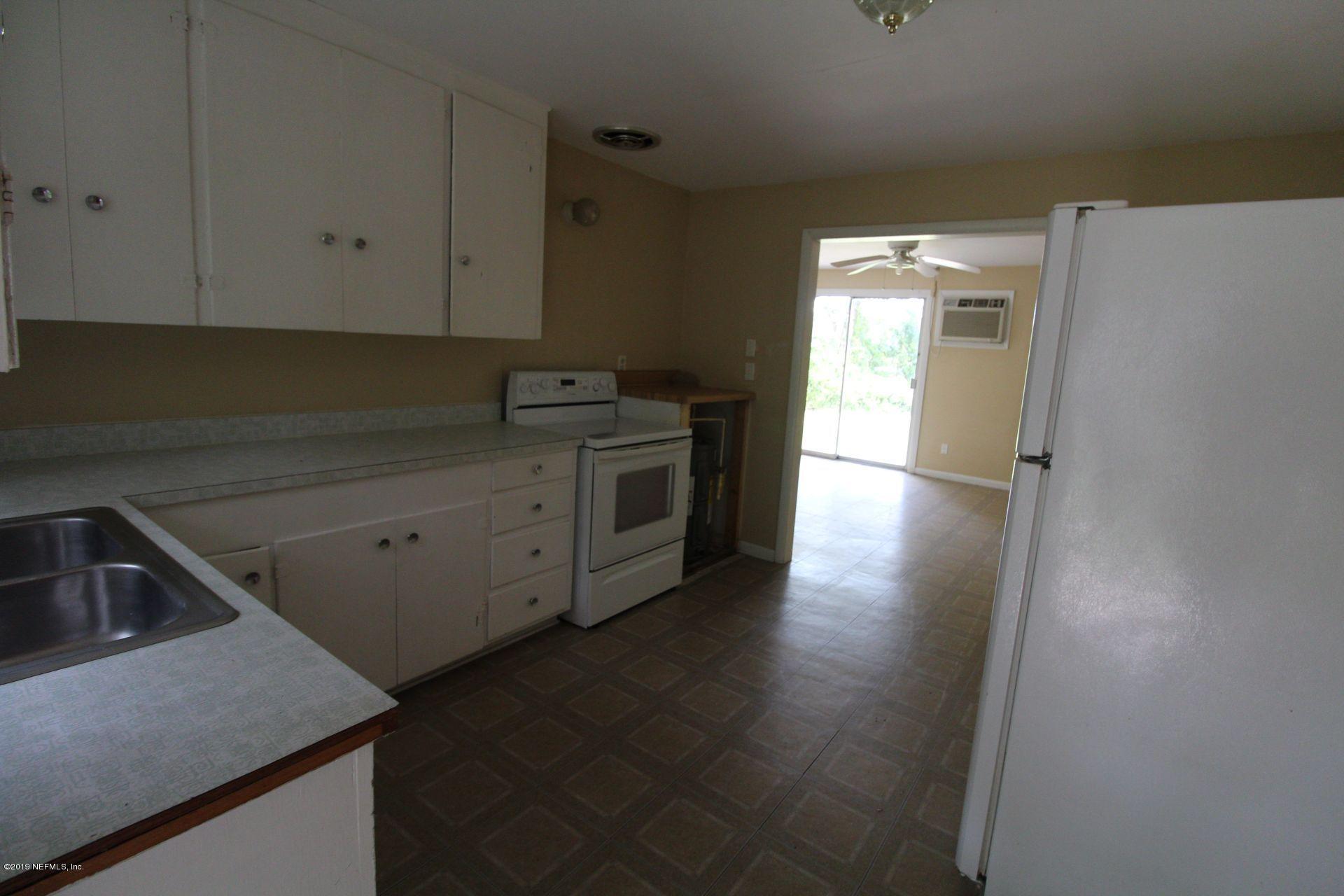 151 Depot Road Hawthorne, FL 32640 - Photo 5 of 27 05 Kitchen