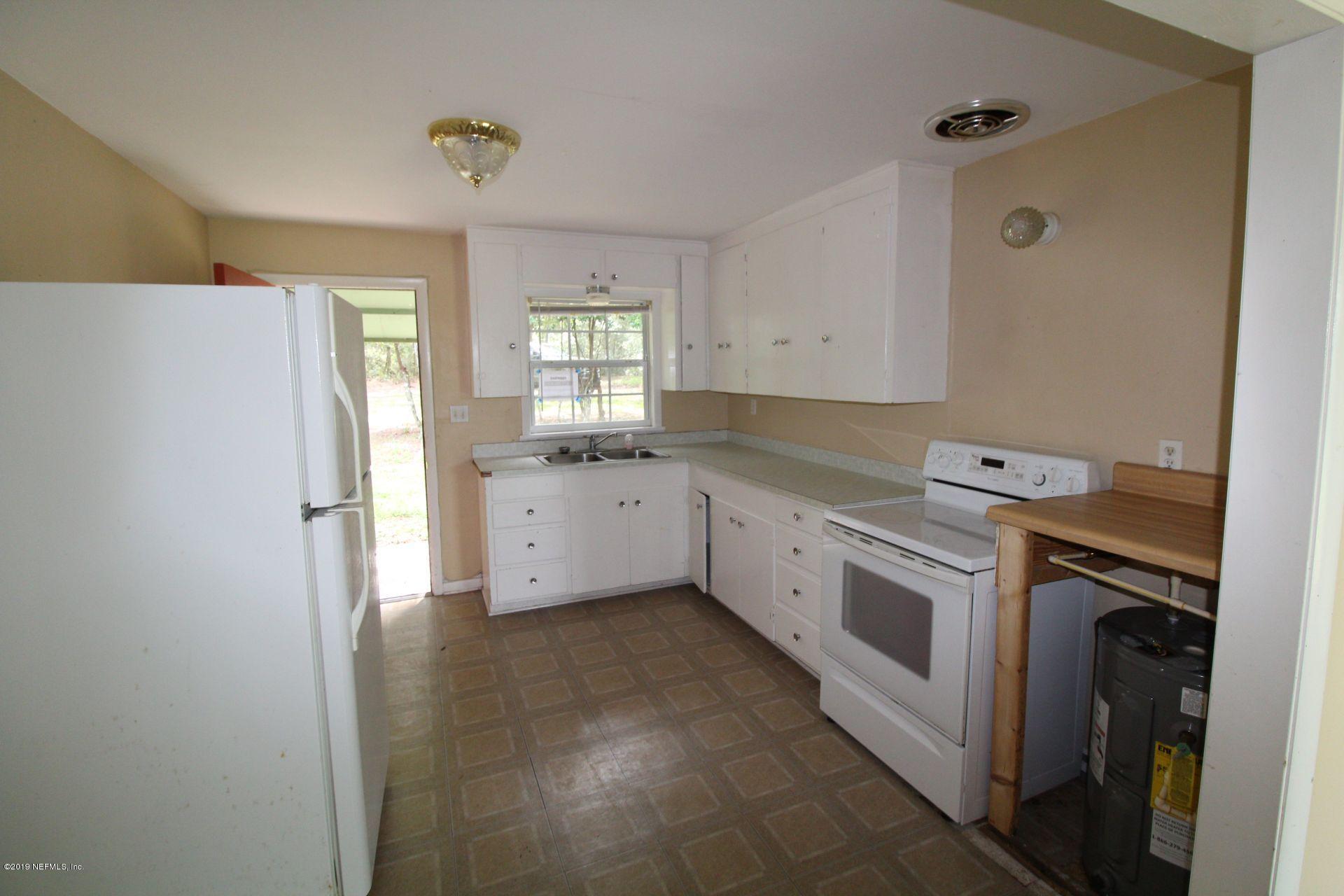 151 Depot Road Hawthorne, FL 32640 - Photo 6 of 27 06 Kitchen