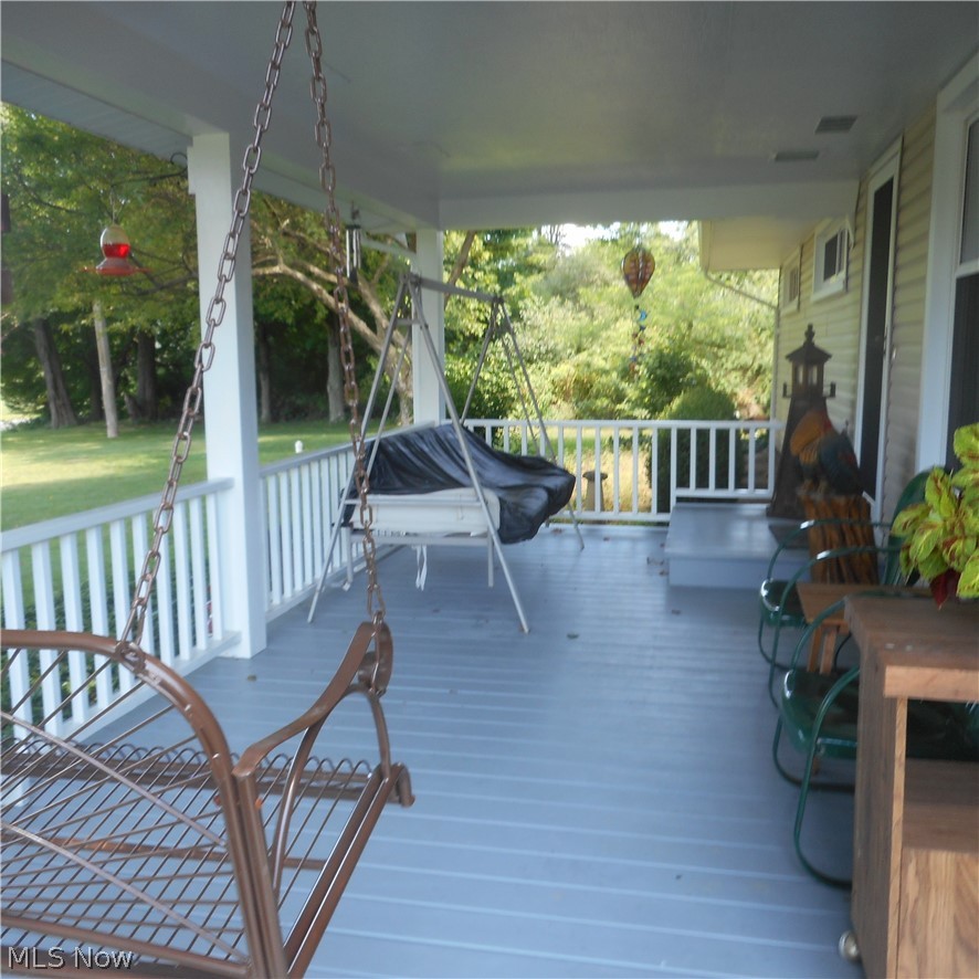 1706 Warner Road Vienna, OH 44473 - Photo 4 of 27 covered front porch