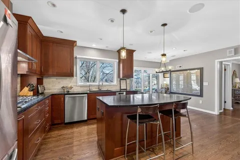 $1,650,000 | 6440 Overbrook Road, Mission Hills, KS 66208