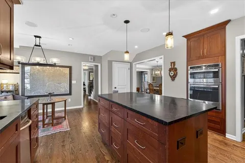 $1,650,000 | 6440 Overbrook Road, Mission Hills, KS 66208