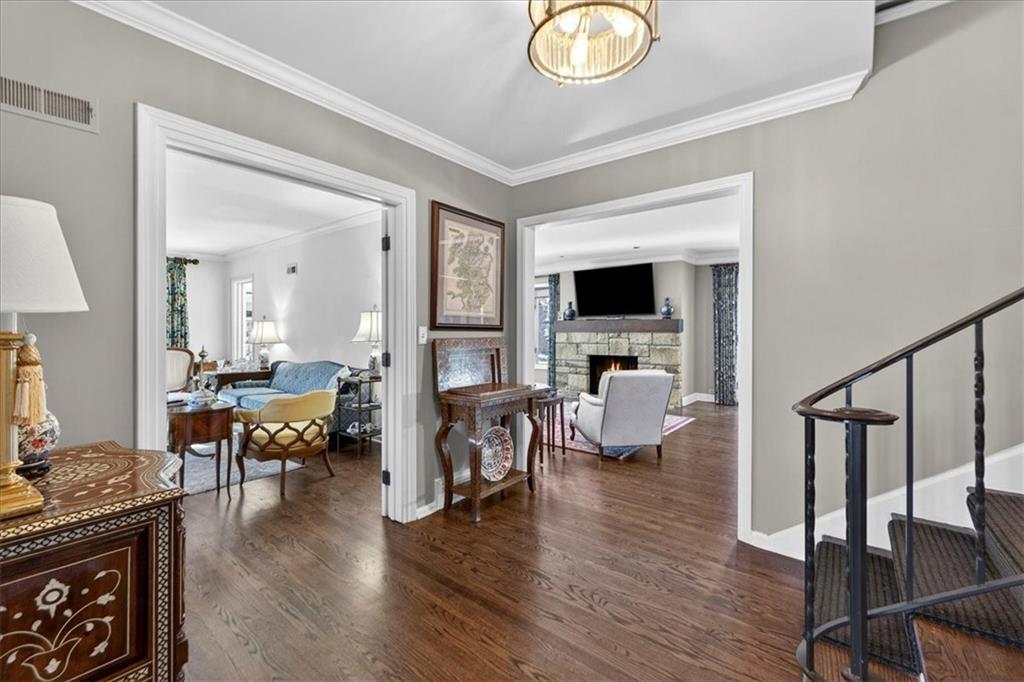 6440 Overbrook Road Mission Hills, KS 66208 - Photo 5 of 79