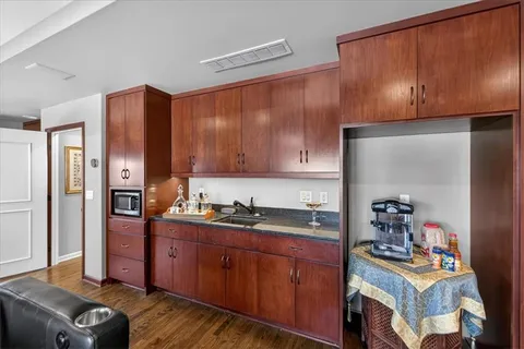 $1,650,000 | 6440 Overbrook Road, Mission Hills, KS 66208