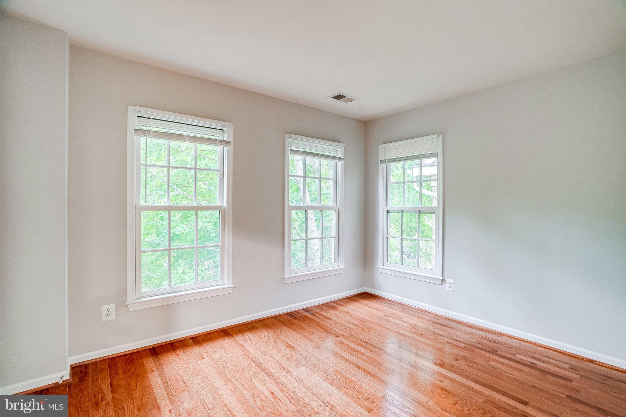 316 Fallsgrove Drive Rockville, MD 20850 - Photo 23 of 66