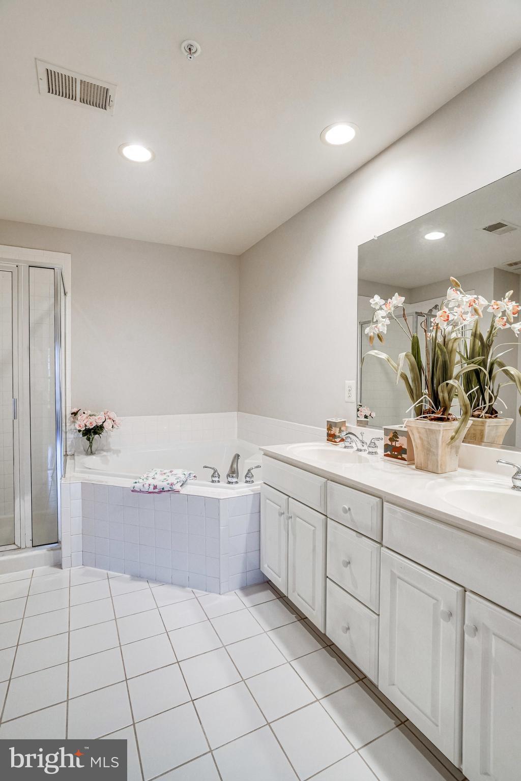 316 Fallsgrove Drive Rockville, MD 20850 - Photo 35 of 66