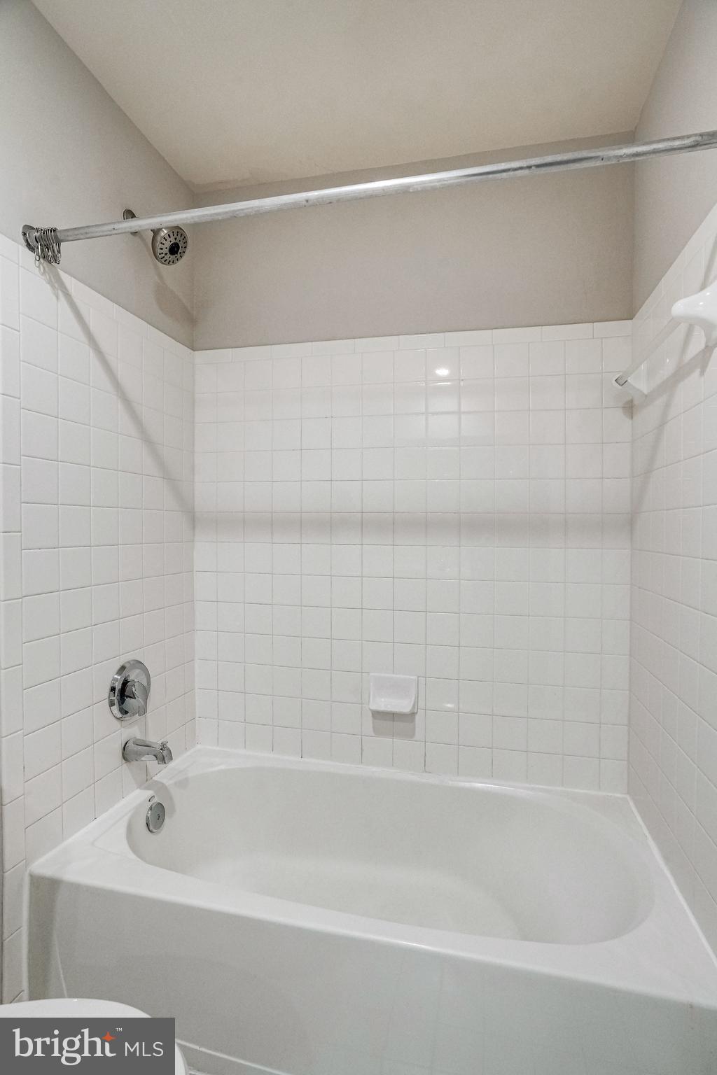 316 Fallsgrove Drive Rockville, MD 20850 - Photo 45 of 66