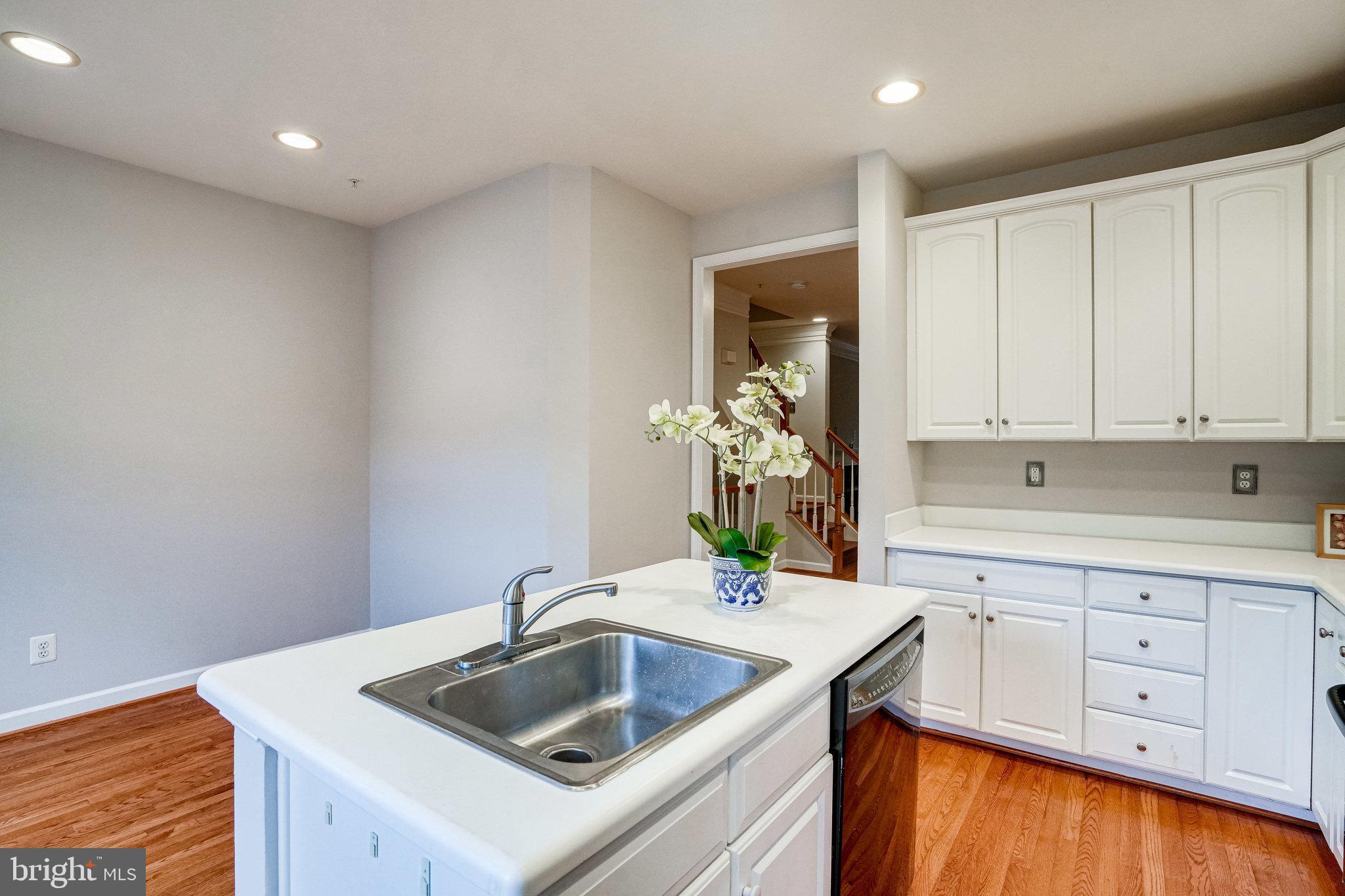 316 Fallsgrove Drive Rockville, MD 20850 - Photo 9 of 66