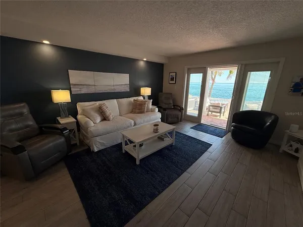 $2,899 | 4942 Coquina Key Drive Southeast, St. Petersburg, FL 33705