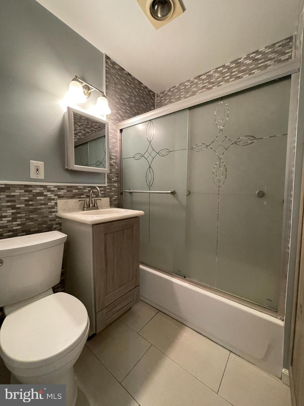 12705 Littleton Street Silver Spring, MD 20906 - Photo 20 of 33 Hall bath - upper level