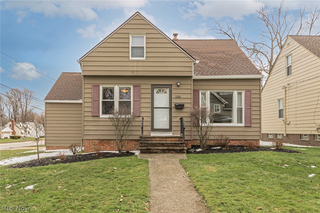 1101 Sunset Road Cleveland, OH 44124 - Photo 1 of 31