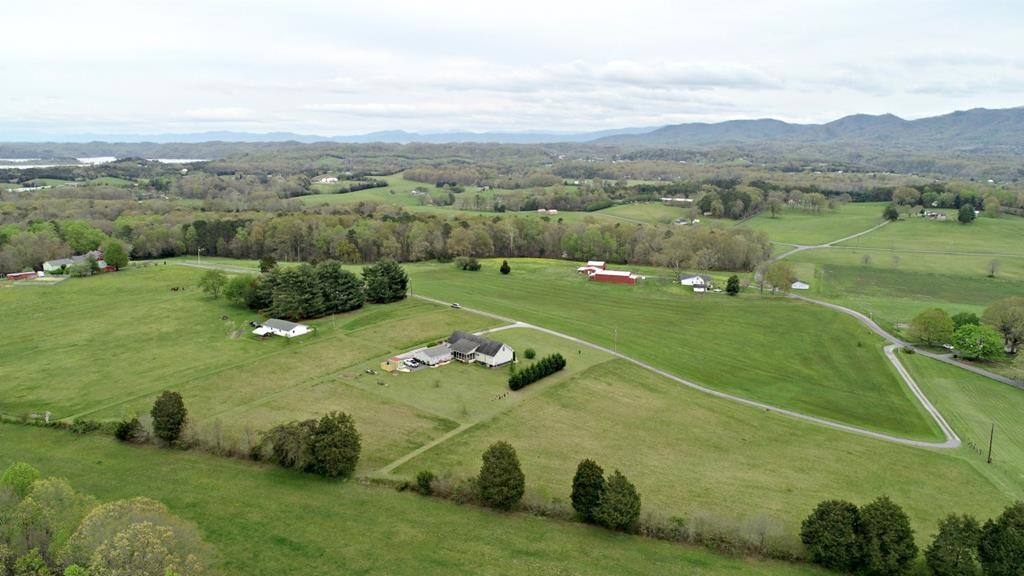 9 Swannsylvania Road Dandridge, TN 37725 - Photo 18 of 23 Gallery Image 18