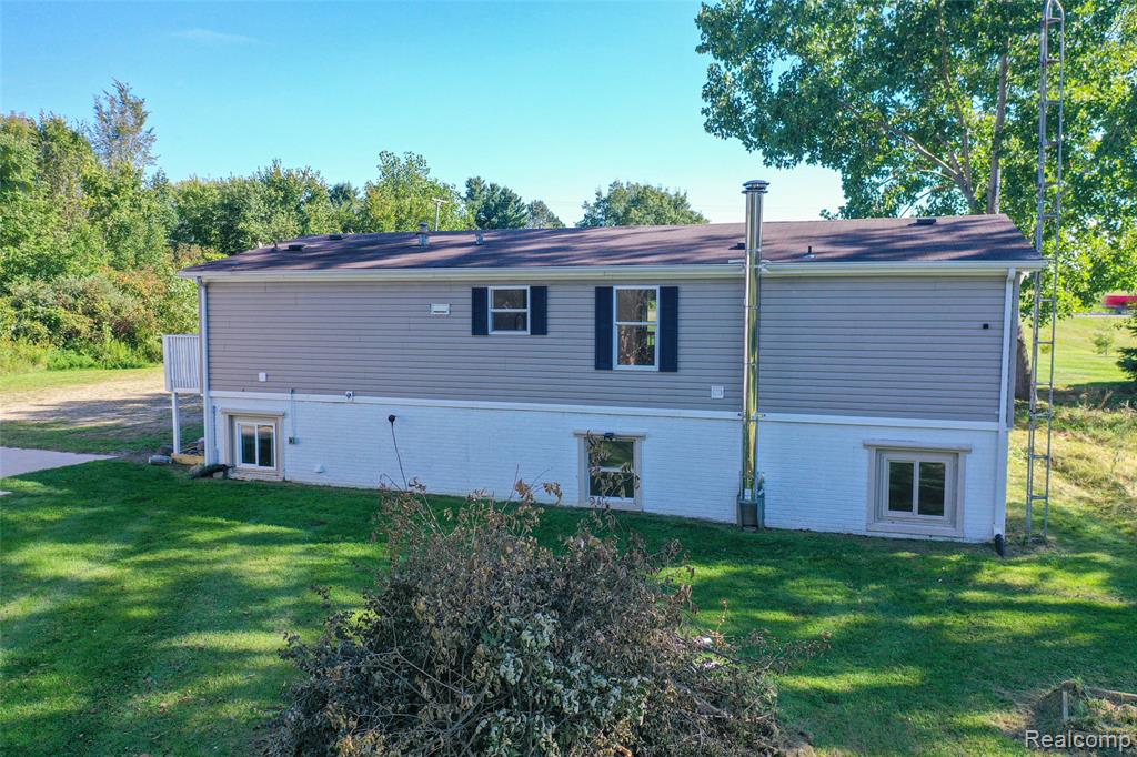 1883 North Branch Road North Branch, MI 48461 - Photo 27 of 42