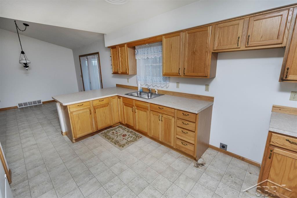 503 East Shaffer Road Hope, MI 48628 - Photo 16 of 35