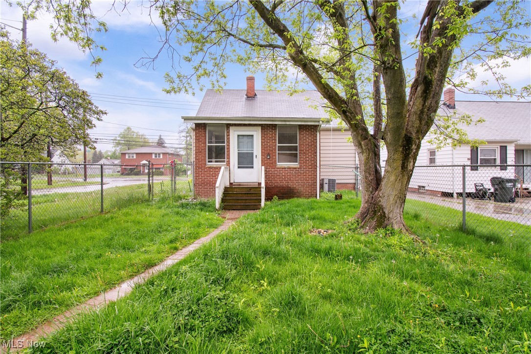 1193 South Green Road Cleveland, OH 44121 - Photo 27 of 28