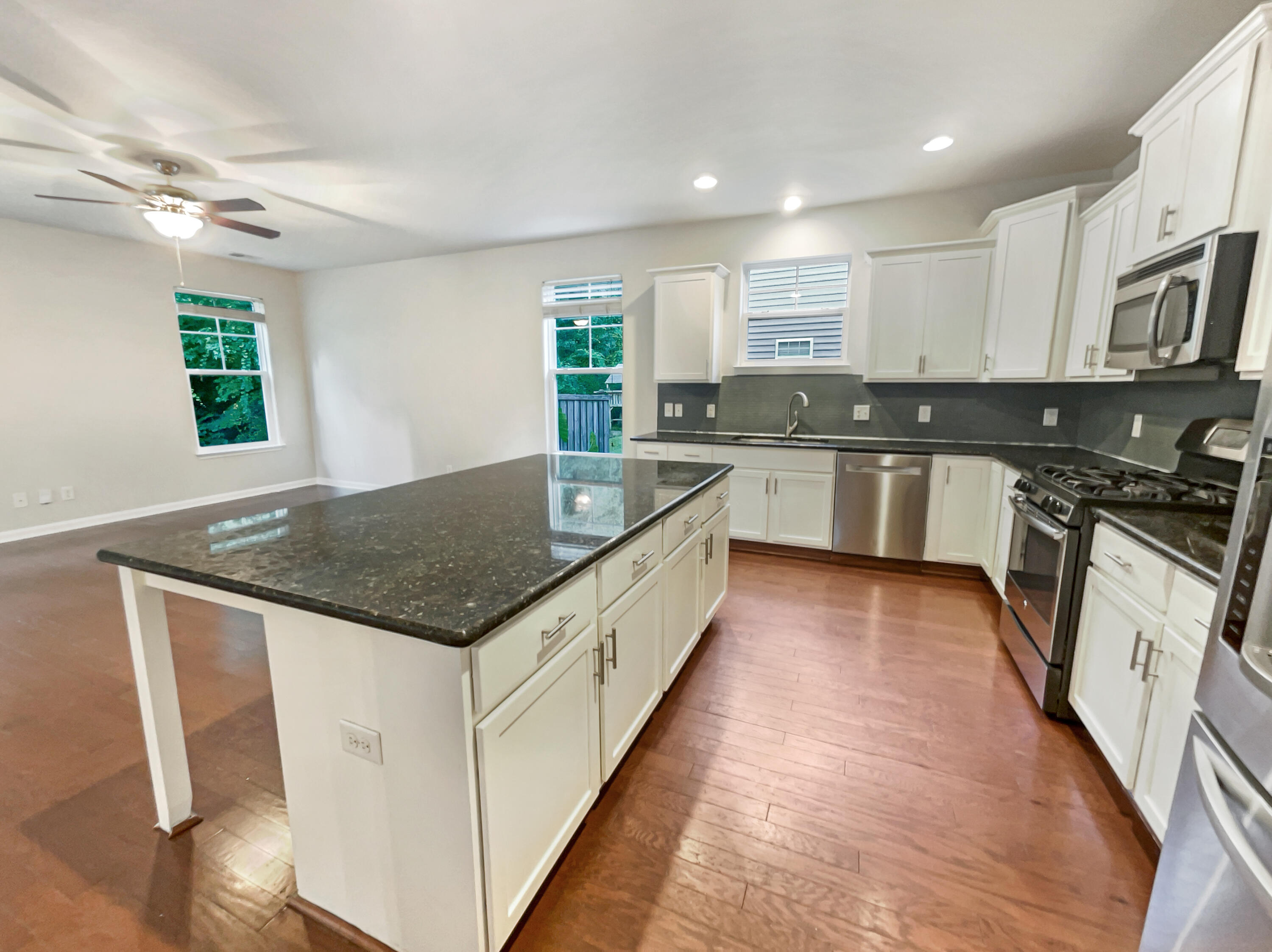 145 Hickory Ridge Way Summerville, SC 29483 - Photo 2 of 17 listing_1
