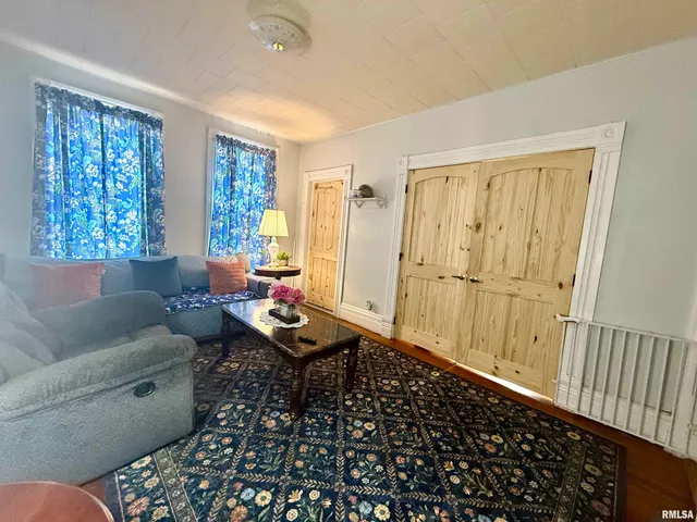 $88,900 | 206 East South Street, Perry, IL 62362