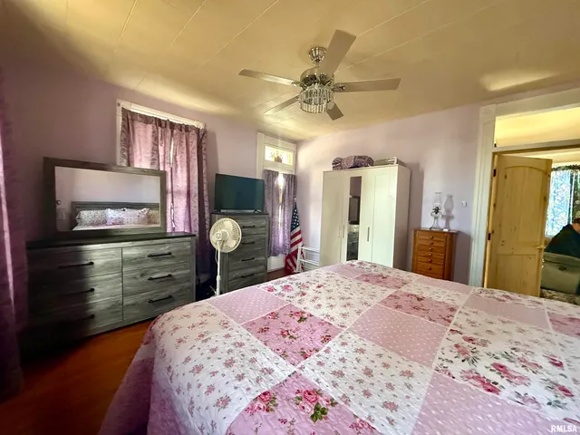 $88,900 | 206 East South Street, Perry, IL 62362