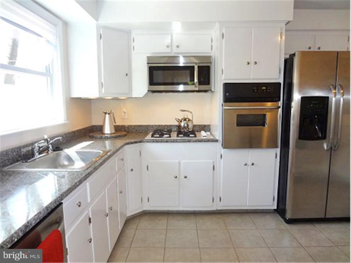 650 Forest Road Wayne, PA 19087 - Photo 8 of 25 Kitchen