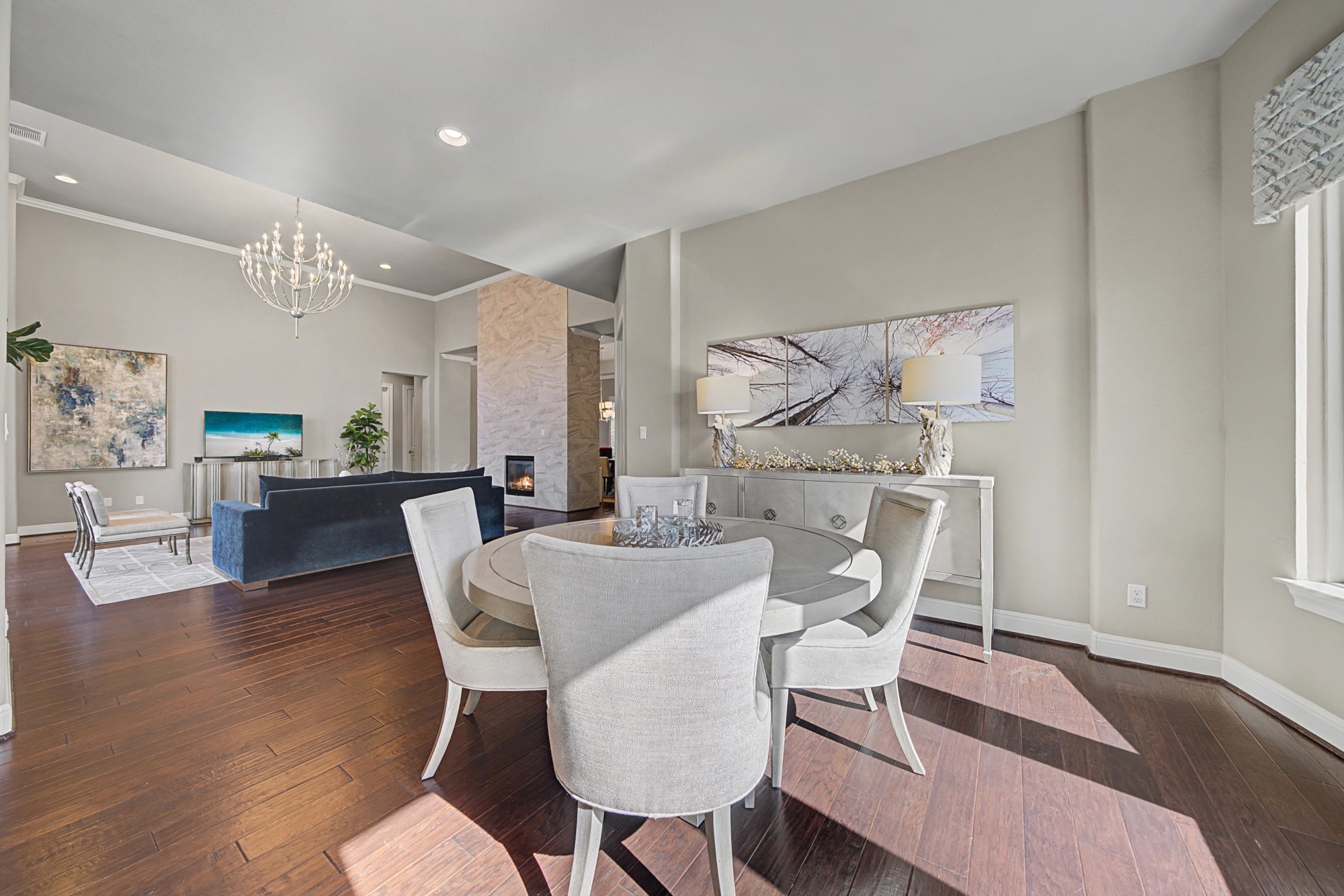 16024 La Rosa Drive Bee Cave, TX 78738 - Photo 14 of 39 A ton of space in this breakfast area, also soaked in natural light.