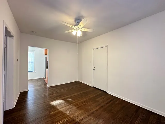 $1,600 | 933 West Sunnyside Avenue, Unit 2S, Chicago, IL 60640