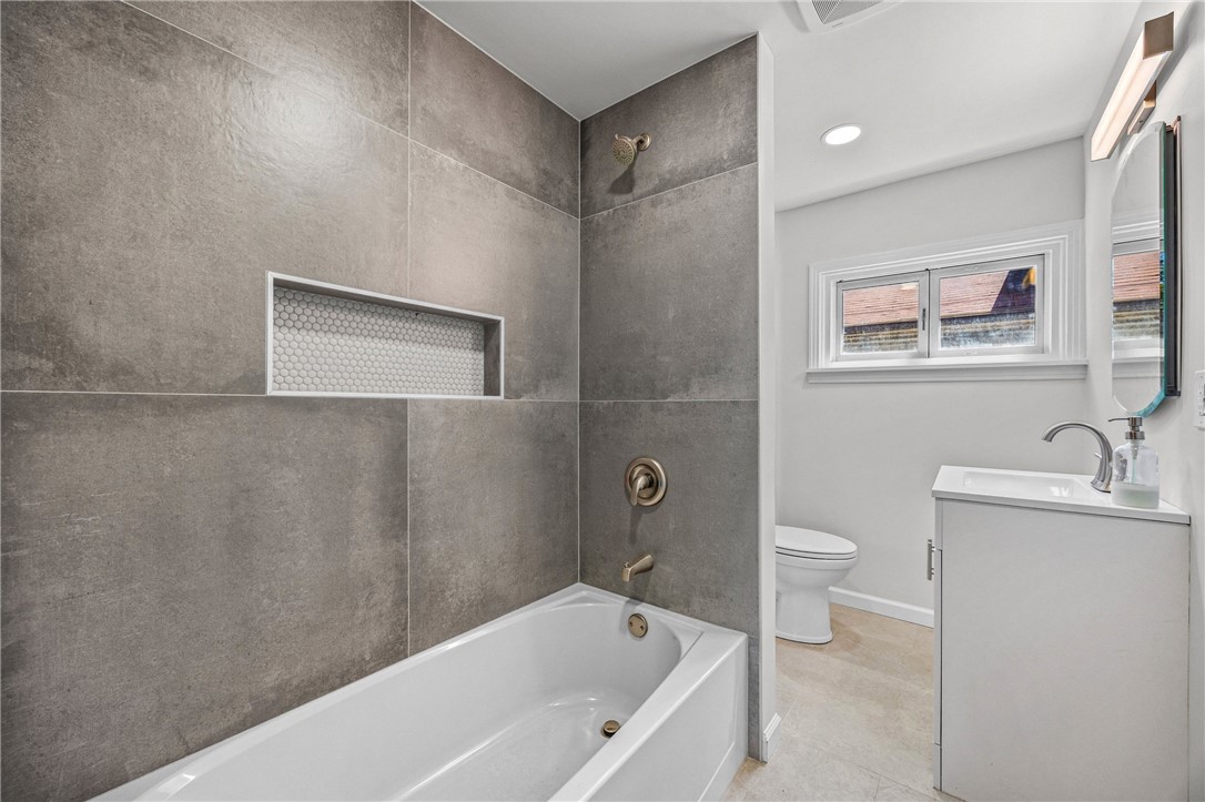 714 Otis Street Rochester, NY 14606 - Photo 3 of 38