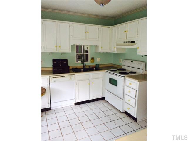 5407 Pine Top Circle Raleigh, NC 27612 - Photo 2 of 4